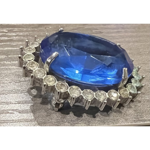 Estate Jewelry - Vintage Silver Tone Stunning Beveled Blue Glass Crystal Brooch Pennant 1.25"